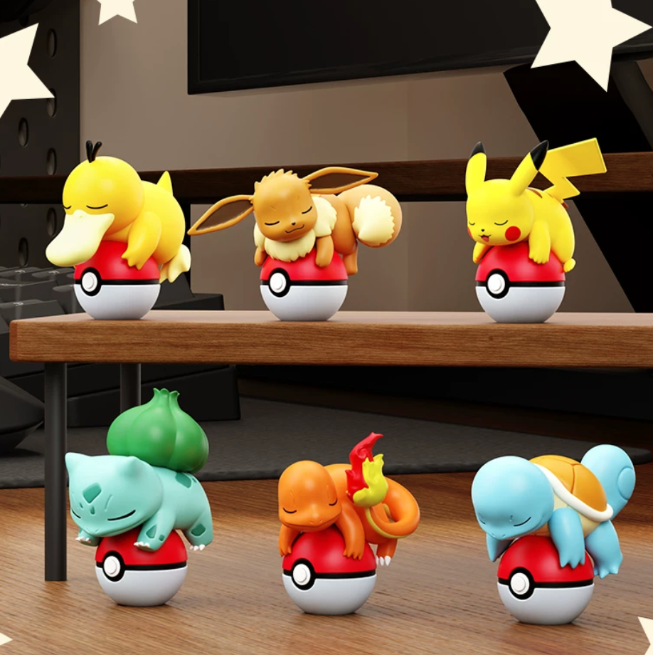 HOLLYBOX Pokémon Luminous Poké Ball Figure